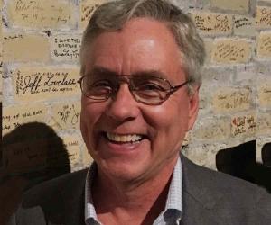 Carl Hiaasen